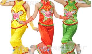 奶奶跳舞爷爷扇扇子 奶奶跳舞爷爷扇扇子