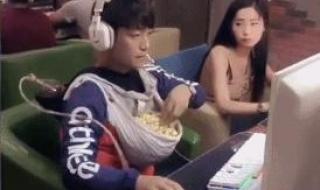 上海情侣网吧门 上海情侣网吧门