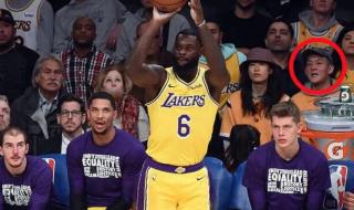 詹姆斯湖人几号球衣